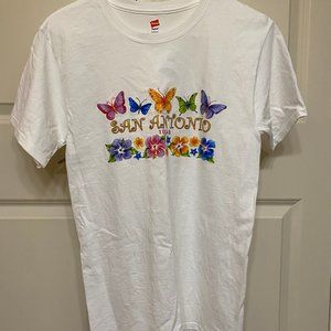 Hanes Tagless white T-shirt with San Antonio Texas print 100% Cotton Small